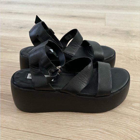 steve madden platform sandals - Picture 1 of 3